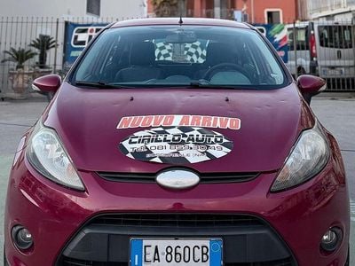 Usata Ford Fiesta Titanium 82 CV (60 kW) 2010 Rosso Utilitaria