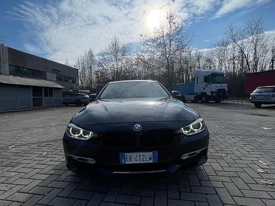 Usata BMW 320 Sport Line 183 CV (134 kW) 2012 Blu Berlina