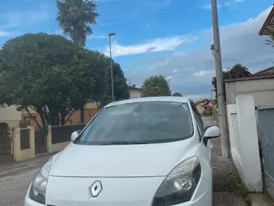Brugt Renault Scénic III 110 HK (80 kW) 2011 Hvid MPV