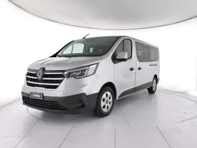 Usata Renault Trafic 150 CV (110 kW) 2024 Grigio magnete Monovolume