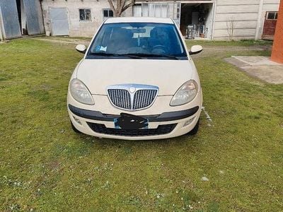 Usata Lancia Ypsilon 60 CV (44 kW) 2005 Bianco Utilitaria