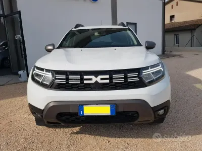 Usata Dacia Duster Essentiel 101 CV (74 kW) 2024 Bianco SUV