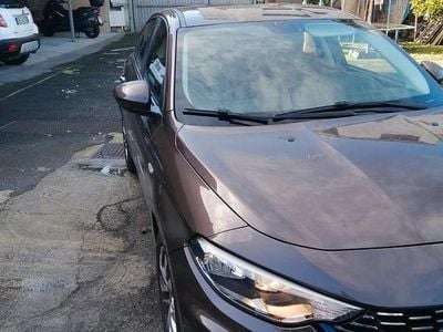 Usata Fiat Tipo 120 CV (88 kW) 2017 Marrone Berlina