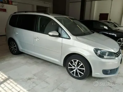 Usata VW Touran 105 CV (77 kW) 2011 Grigio Monovolume