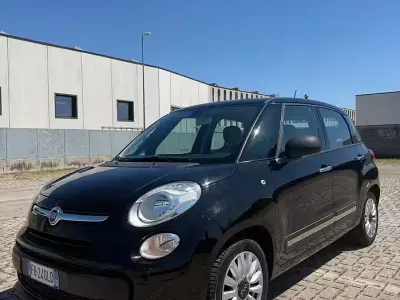 Begagnad Fiat 500L Pop Star 84 HK (61 kW) 2015 Svart Minibuss