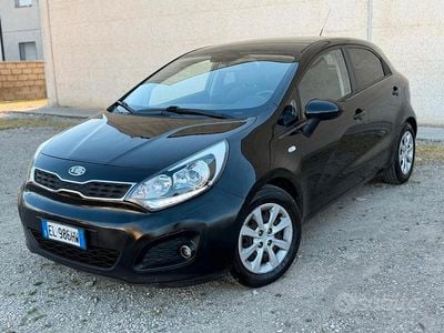 Usata Kia Rio 84 CV (61 kW) 2012 Nero Berlina
