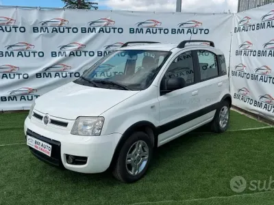Gebraucht Fiat Panda Climbing 60 PS (44 kW) 2010 Weiß Kleinwagen