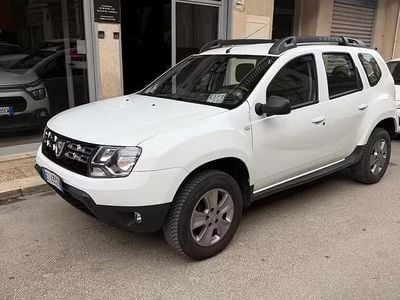 Usata Dacia Duster Lauréate 110 CV (80 kW) 2013 Bianco SUV