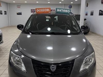 Usata Lancia Ypsilon Gold 85 CV (62 kW) 2014 Oro Utilitaria