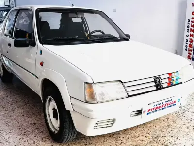 Usata Peugeot 205 101 CV (74 kW) 1992 Bianco Berlina