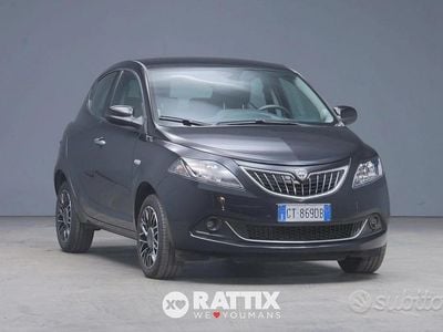 Usata Lancia Ypsilon 70 CV (51 kW) 2024 Nero vulcano Utilitaria