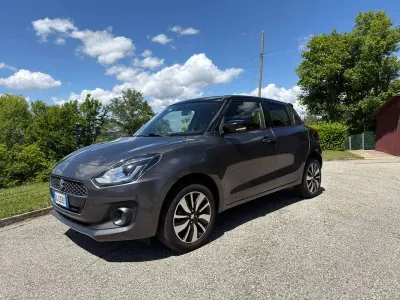 Usata Suzuki Swift 90 CV (66 kW) 2020 Grigio Utilitaria