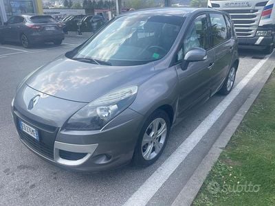 Usata Renault Scénic III Luxe 110 CV (80 kW) 2010 Grigio Monovolume