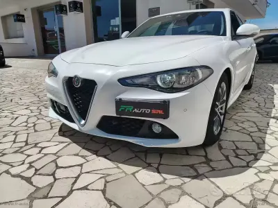 Usata Alfa Romeo Giulia 150 CV (110 kW) 2016 Berlina