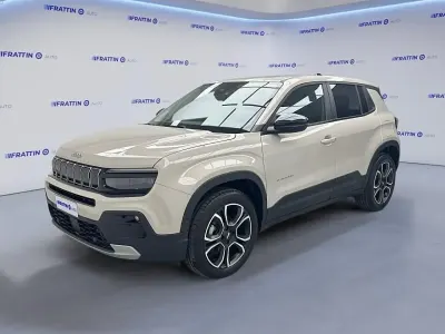 Usado Jeep Avenger Summit 101 HP (74 kW) 2025 Bege SUV