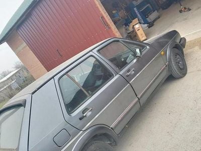 Begagnad VW Golf II GTI 111 HK (81 kW) 1987 Grå Halvkombi