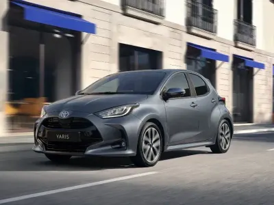 Nuova Toyota Yaris Premium 2026 Storm grey Utilitaria