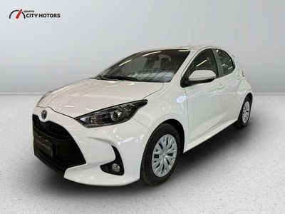 Usata Toyota Yaris Hybrid Active 116 CV (85 kW) 2025 Bianco Berlina
