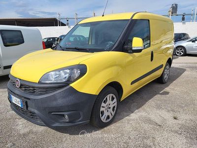 Usata Fiat Doblò 95 CV (69 kW) 2018 Giallo Monovolume