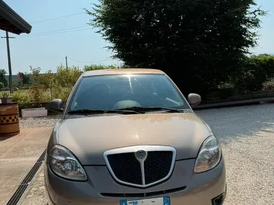 Usata Lancia Ypsilon 60 CV (44 kW) 2010 Utilitaria