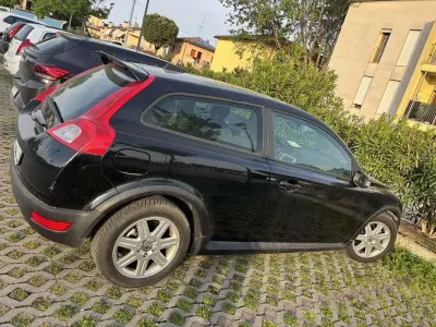Usata Volvo C30 Kinetic 101 CV (74 kW) 2008 Utilitaria