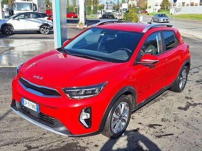 Usata Kia Stonic Style 82 CV (60 kW) 2023 Rosso SUV