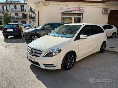 Usado Mercedes B200 Premium 136 CV (100 kW) 2013 Blanco Monovolumen