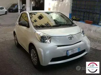 Usata Toyota iQ Trend 68 CV (50 kW) 2012 Bianco Utilitaria