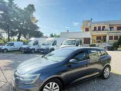 Usata Renault Mégane GrandTour Business 116 CV (85 kW) 2021 Grigio Station wagon