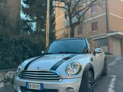 Usata Mini Cooper D 112 CV (82 kW) 2010 Utilitaria
