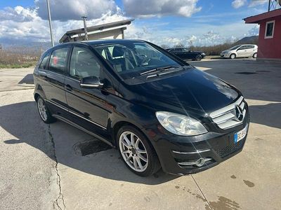 Usata Mercedes B180 108 CV (79 kW) 2008 Nero Monovolume