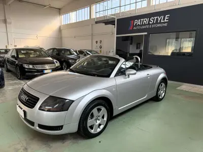 Usata Audi TT Roadster Ambiente 179 CV (131 kW) 2000 Argento Cabrio
