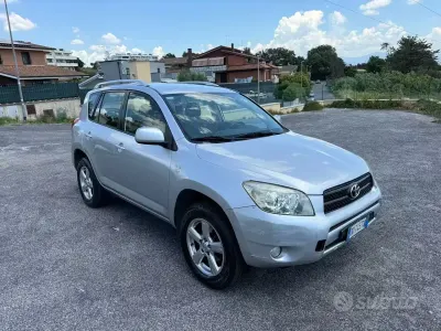 Usata Toyota RAV4 Sol 136 CV (100 kW) 2007 Grigio SUV