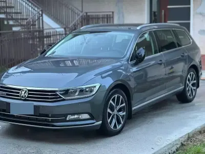 Usata VW Passat Highline 190 CV (139 kW) 2017 Grigio Station wagon