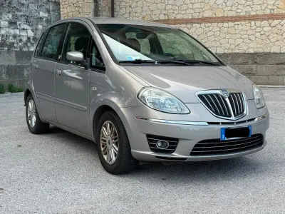 Usata Lancia Musa 77 CV (56 kW) 2009 Argento Monovolume