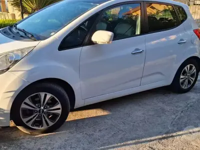 Occasion Kia Venga 90 PK (66 kW) 2015 Wit Hatchback