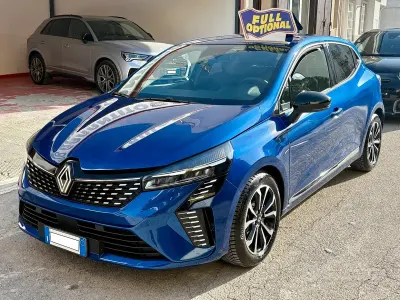 Usata Renault Clio V Techno 90 CV (66 kW) 2025 Blu Berlina