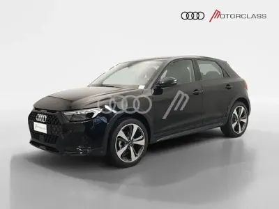Usata Audi A1 Ambiente 116 CV (85 kW) 2024 Nero mito metallizzato grigio SUV