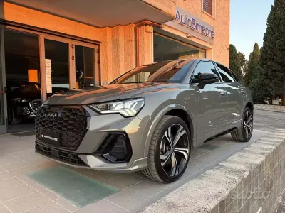 Usata Audi Q3 Sportback Ambiente 200 CV (147 kW) 2023 Grigio SUV