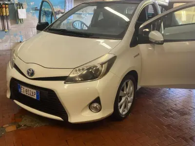 Usata Toyota Yaris Hybrid