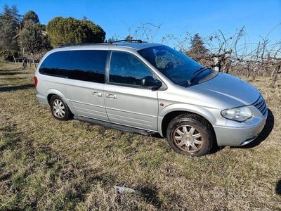 Usata Chrysler Grand Voyager 150 CV (110 kW) 2005 Grigio Monovolume