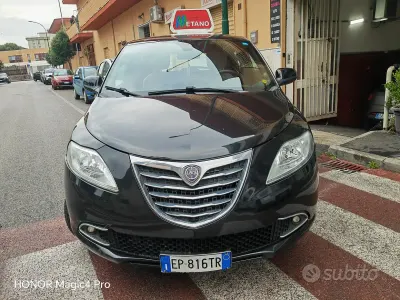 Begagnad Lancia Ypsilon Gold 85 HK (62 kW) 2013 Svart Halvkombi