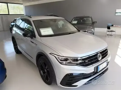 Usata VW Tiguan R-line 150 CV (110 kW) 2022 Grigio SUV