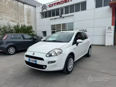 Usado Fiat Punto Street 77 CV (56 kW) 2014 Blanco Utilitario