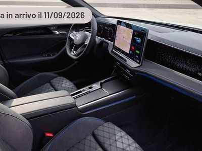 Nuova VW Passat R-line Plus 272 CV (200 kW) 2026 Argento Station wagon