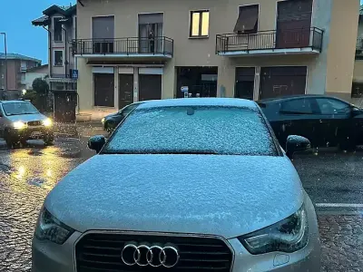 Usata Audi A1 86 CV (63 kW) 2011 Grigio Utilitaria