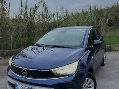 Usata Opel Crossland Ultimate 110 CV (80 kW) 2021 Bluazzurro SUV