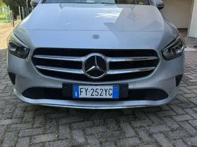 Begagnad Mercedes B220