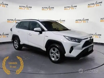 Usata Toyota RAV4 Hybrid Business Edition 218 CV (160 kW) 2021 Bianco SUV