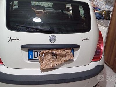 Usata Lancia Ypsilon 75 CV (55 kW) 2006 Bianco Utilitaria